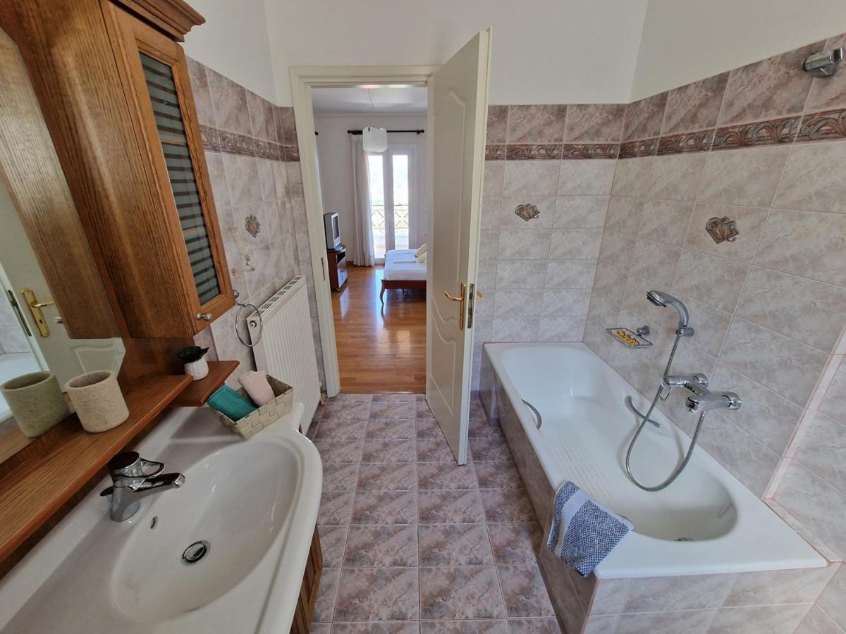 Villa Liana : Luxury Villa With Fantastic Sea View, Near Airport Porto Rafti Bagian luar foto