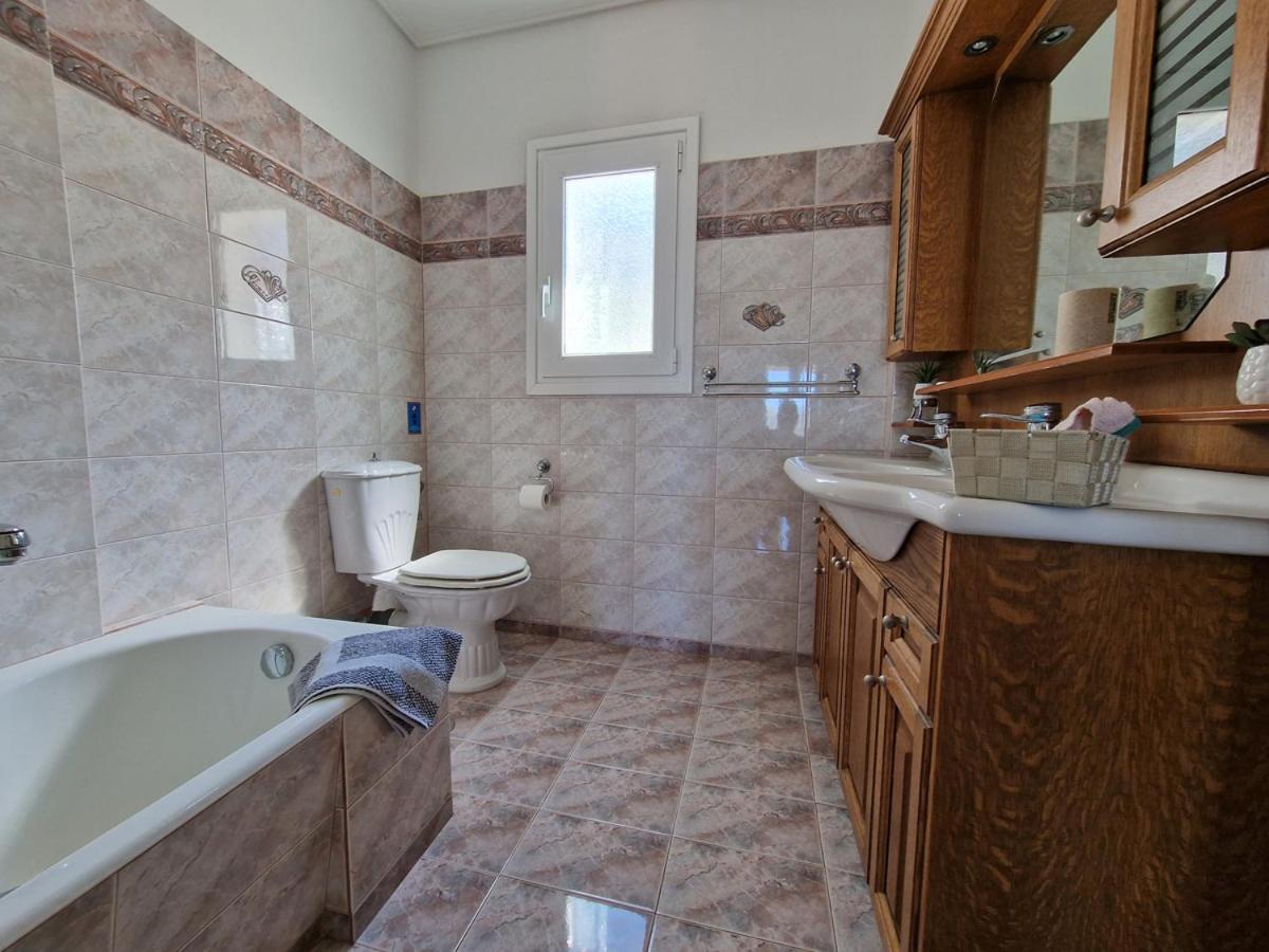 Villa Liana : Luxury Villa With Fantastic Sea View, Near Airport Porto Rafti Bagian luar foto