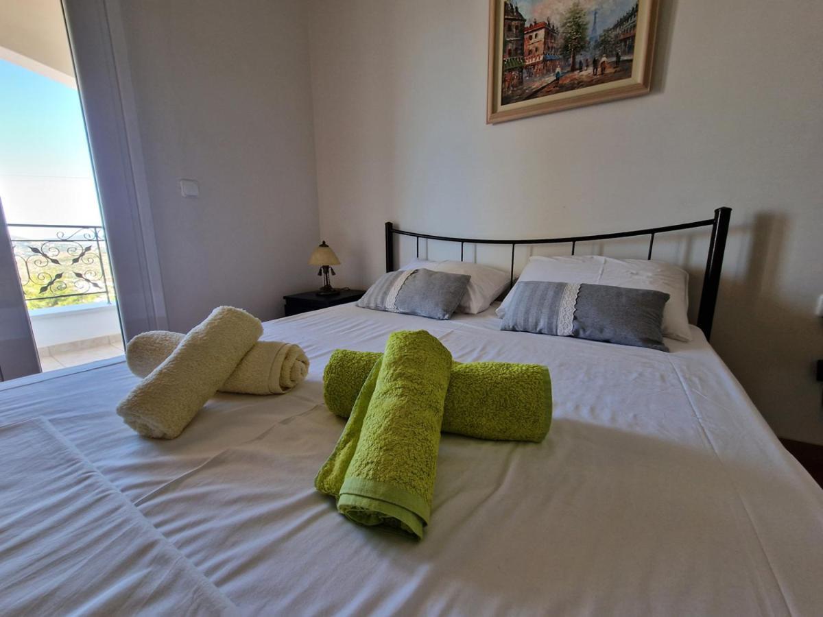 Villa Liana : Luxury Villa With Fantastic Sea View, Near Airport Porto Rafti Bagian luar foto